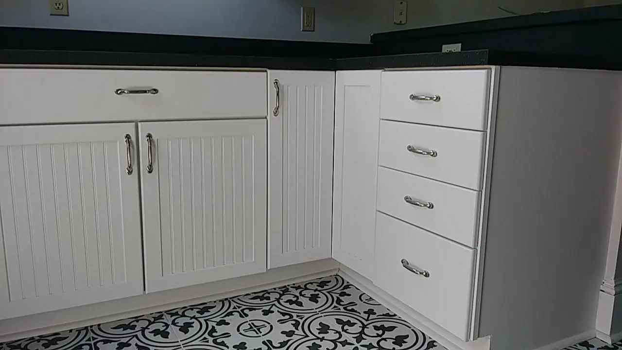 cabinet painting service